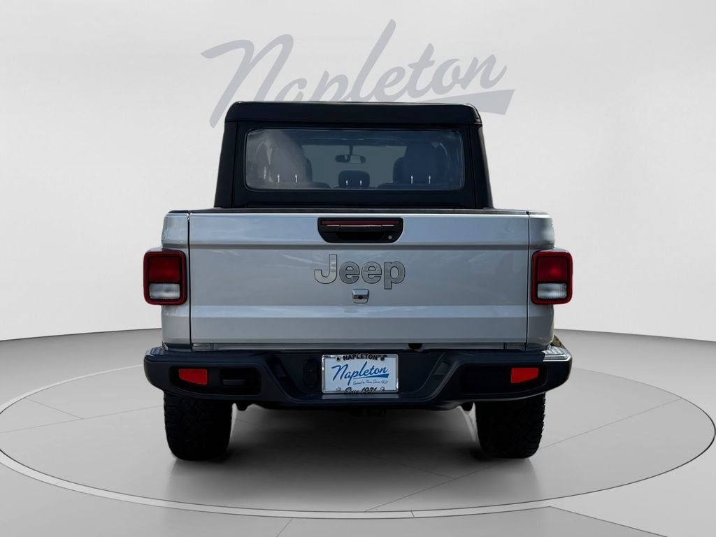 Used 2022 Jeep Gladiator Sport AWD/4WD image 4