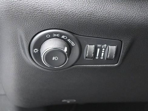 Used 2023 Jeep Compass Latitude AWD/4WD image 15