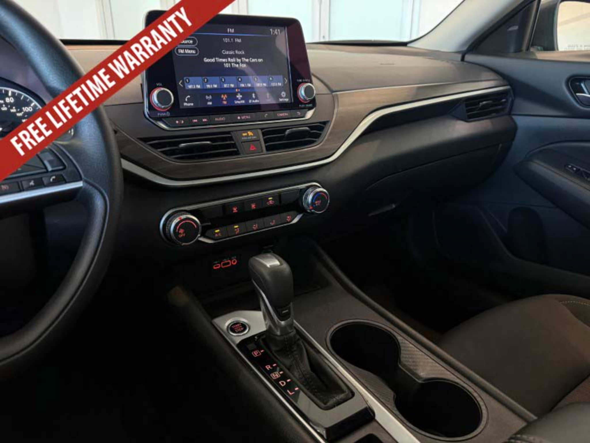 Used 2025 Nissan Altima 2.5 SV AWD/4WD image 33