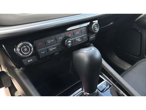 Used 2025 Jeep Compass Limited w/ Elite Group AWD/4WD image 18
