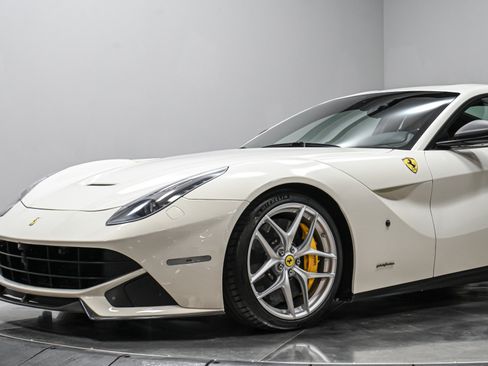Used 2015 Ferrari F12 Berlinetta image 13