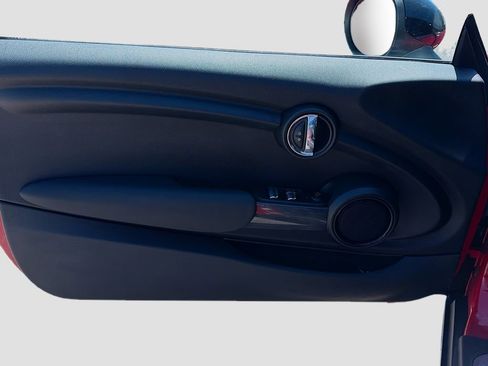 Used 2019 MINI Cooper Signature w/ Signature Upholstery Package image 20