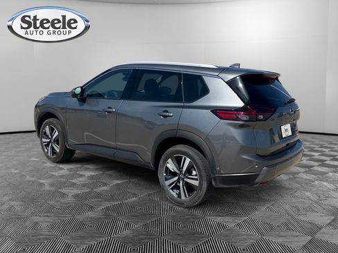 Used 2026 Nissan Rogue SL AWD/4WD image 3