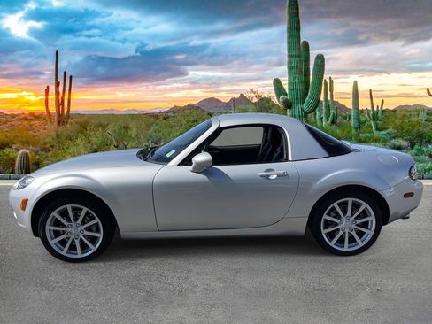 Used 2006 MAZDA MX-5 Miata Grand Touring w/ Premium Pkg image 6