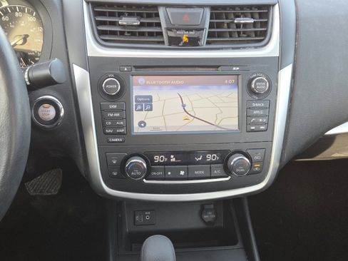 Used 2017 Nissan Altima 2.5 SV w/ Convenience Package image 26