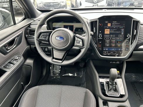 Used 2025 Subaru Forester Premium AWD/4WD image 11