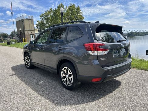 Used 2021 Subaru Forester Premium AWD/4WD image 3
