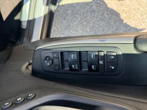 Used 2019 Jeep Cherokee Limited AWD/4WD image 19
