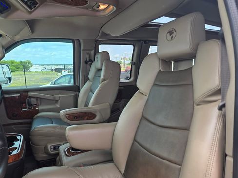 Used 2022 Chevrolet Express 2500 w/ Enhanced Convenience Package image 13