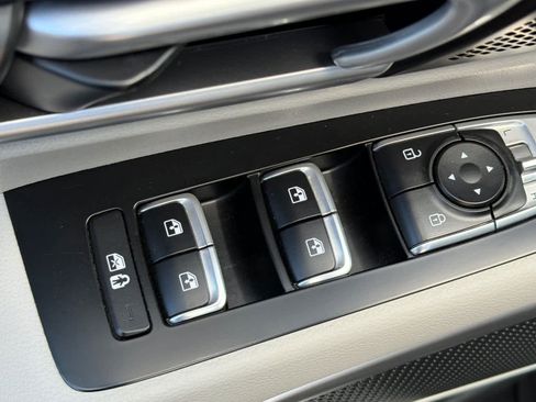 Used 2020 Kia Telluride S FWD image 15