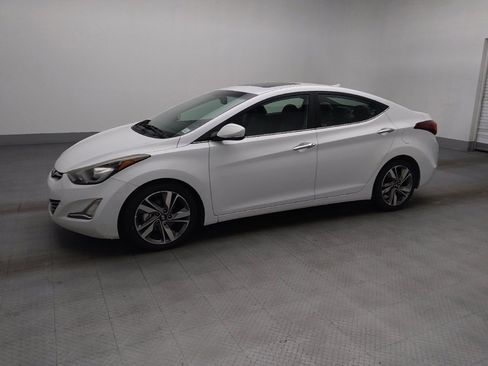 Used 2016 Hyundai Elantra Limited w/ Option Group 04 FWD image 2