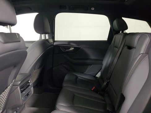 Used 2025 Audi Q7 2.0T Premium w/ Convenience Package image 11