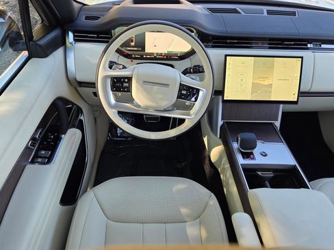 New 2025 Land Rover Range Rover SE AWD/4WD image 8