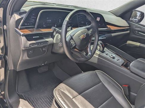 Used 2023 Cadillac Escalade Premium Luxury w/ LPO, Floor Liner Package AWD/4WD image 10