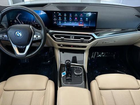 Used 2023 BMW i4 eDrive35 w/ Premium Package image 12