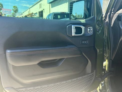 Used 2022 Jeep Gladiator Mojave w/ Trailer Tow Package AWD/4WD image 15