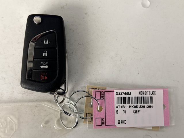 Used 2019 Toyota Camry SE FWD image 19