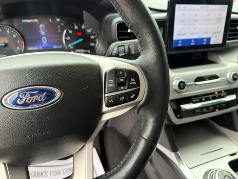 Used 2023 Ford Explorer XLT w/ Equipment Group 202A AWD/4WD image 36