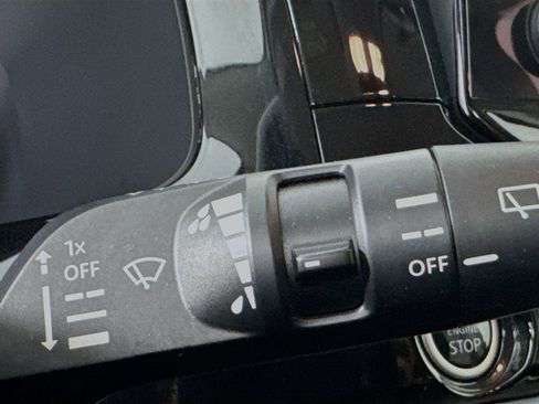 Used 2024 Nissan Pathfinder SV FWD image 14