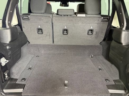 Certified 2025 Jeep Wrangler Unlimited Rubicon 4xe image 26