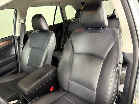 Used 2017 Subaru Outback 2.5i Limited image 13