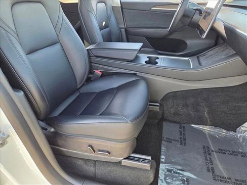 Used 2023 Tesla Model Y Performance image 20