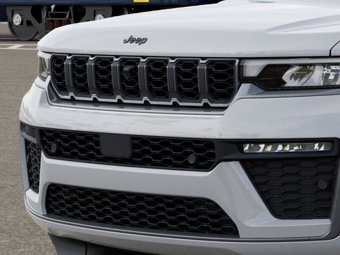 New 2026 Jeep Grand Cherokee L Limited AWD/4WD image 7