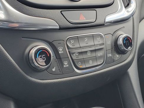 Used 2019 Chevrolet Equinox LT FWD image 21