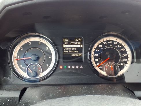 Used 2017 RAM 1500 Express image 9