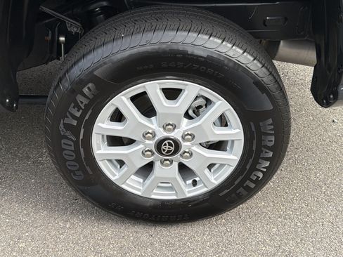 Used 2026 Toyota Tacoma SR5 AWD/4WD image 19