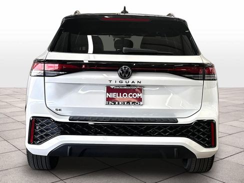 New 2026 Volkswagen Tiguan SE R-Line FWD image 4