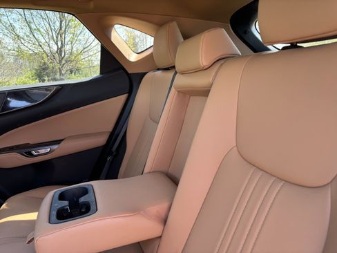 Used 2024 Lexus NX 250 FWD w/ Towing Package (2000 Lbs) image 32