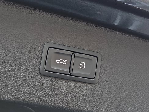 Used 2018 Audi RS 7 w/ Driver Assistance Package image 30