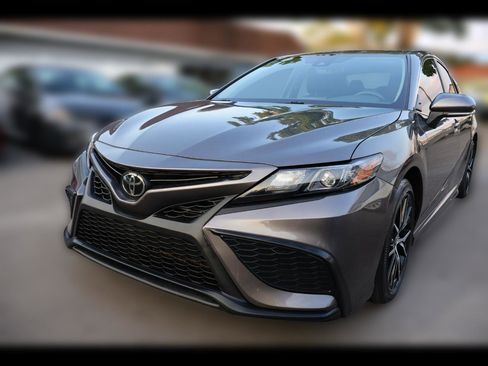 Used 2023 Toyota Camry SE w/ Convenience Package FWD image 1