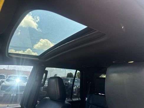 Used 2015 Lincoln Navigator L 4WD image 22