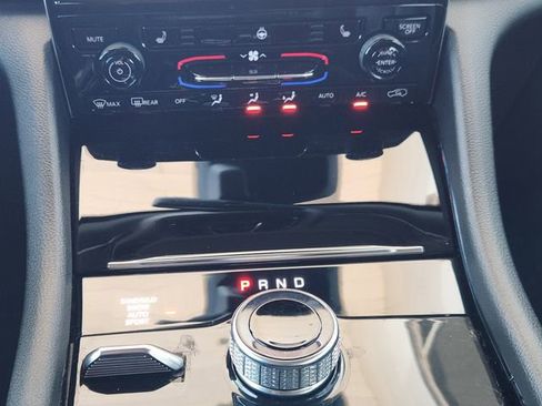 Used 2022 Jeep Grand Cherokee L Limited image 17