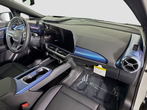 New 2026 Chevrolet Equinox EV LT image 29