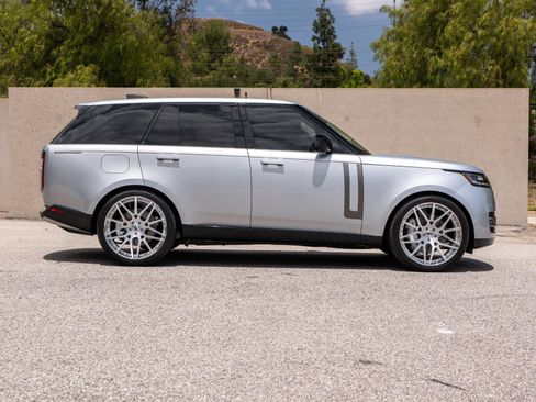 Used 2023 Land Rover Range Rover SE AWD/4WD image 4