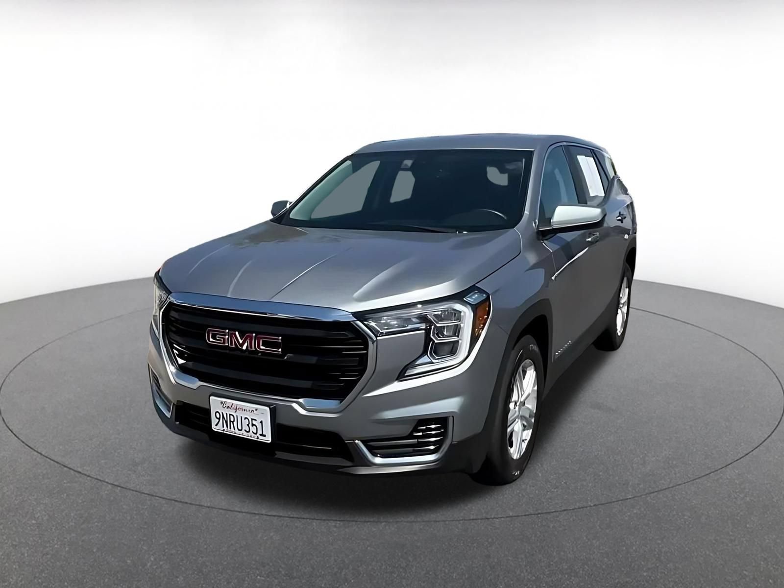 Used 2024 GMC Terrain SLE FWD image 6