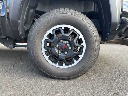 Used 2024 Toyota Tacoma TRD Off-Road image 31