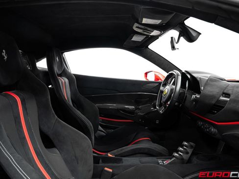 Used 2019 Ferrari 488 Pista Coupe RWD image 42
