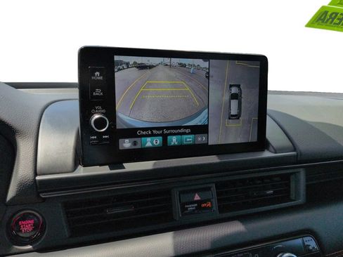 Used 2025 Honda Pilot TrailSport image 16