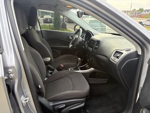 Used 2018 Jeep Compass Sport w/ Tech Group FWD image 14