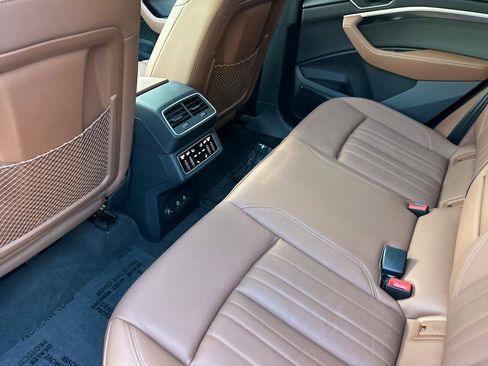 Used 2024 Audi Q8 e-tron Premium Plus image 11