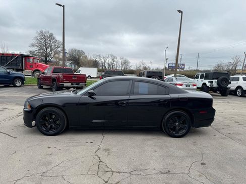 Used 2013 Dodge Charger SE image 6