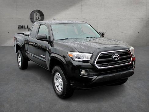 Used 2016 Toyota Tacoma SR5 image 3