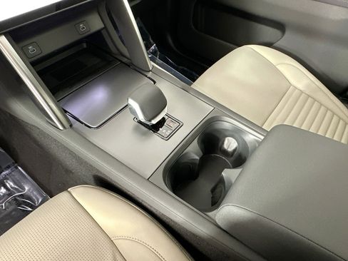 Used 2025 Land Rover Discovery Sport S image 13