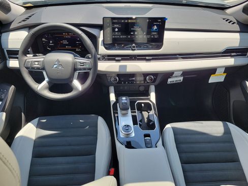 New 2026 Mitsubishi Outlander SE FWD image 16