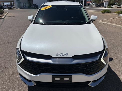 Used 2025 Kia Sportage LX image 9