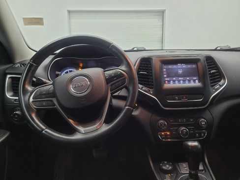 Used 2019 Jeep Cherokee Latitude Plus w/ Trailer Tow Group AWD/4WD image 22